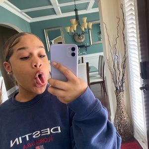 Meet your Posher, Rayelle